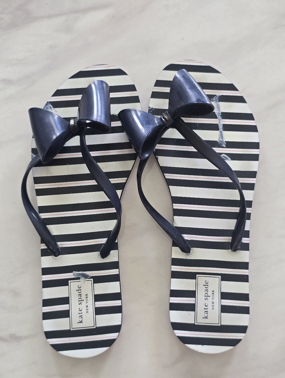 Kate Spade New York Bow Flip Flops 9-10 Navy Striped Pink White Sandals Preppy - Picture 2 of 9